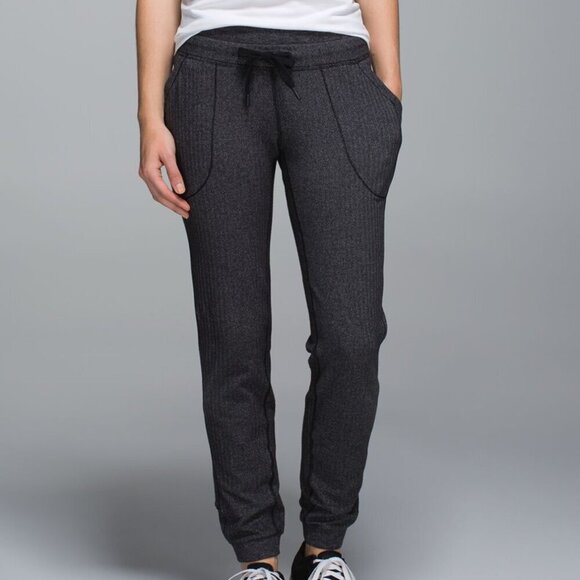 Lululemon Base Runner Pant - 6 Heathered Herringbone Heathered Black  - Picture 1 of 7